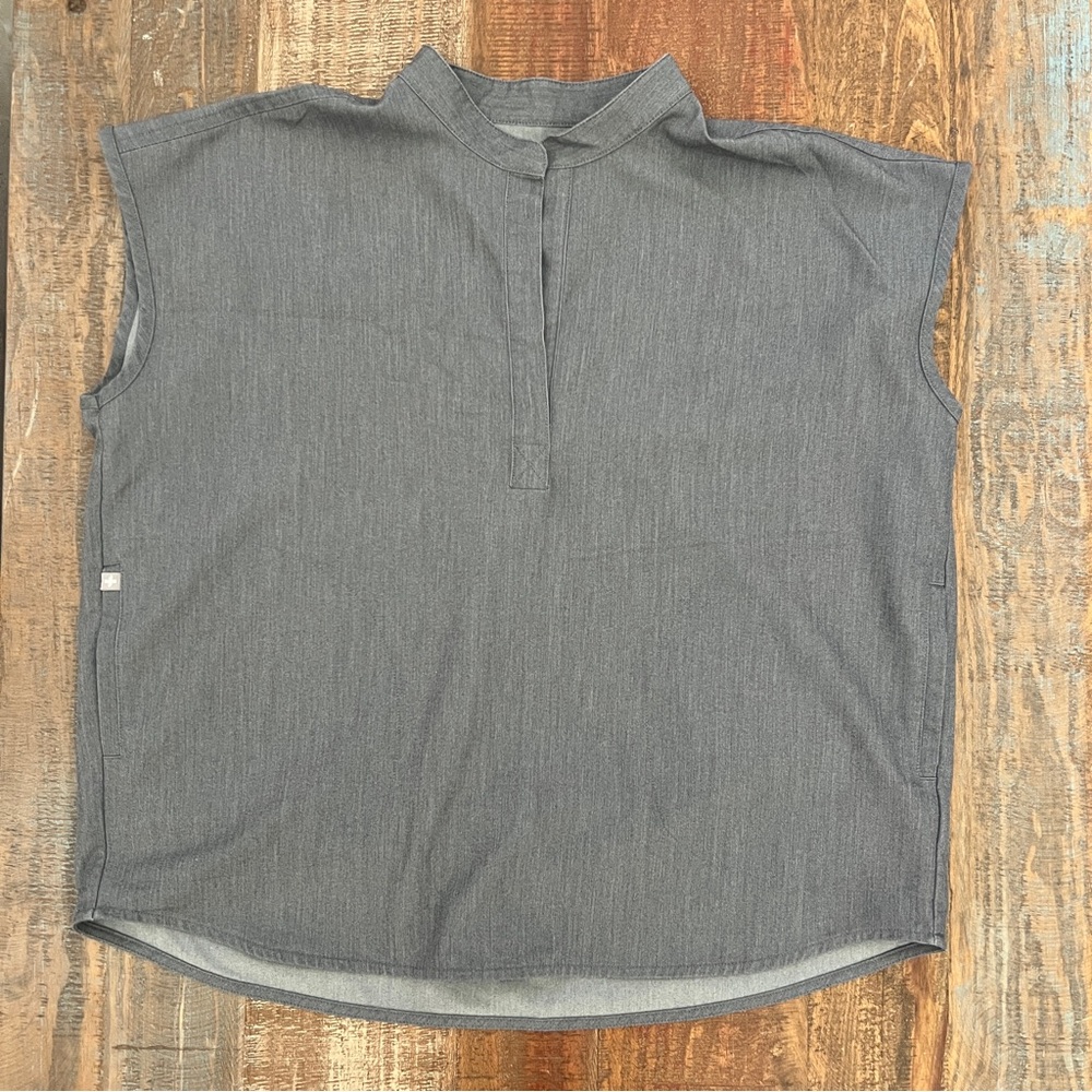 Figs Gray Short Sleeve Women's Top
